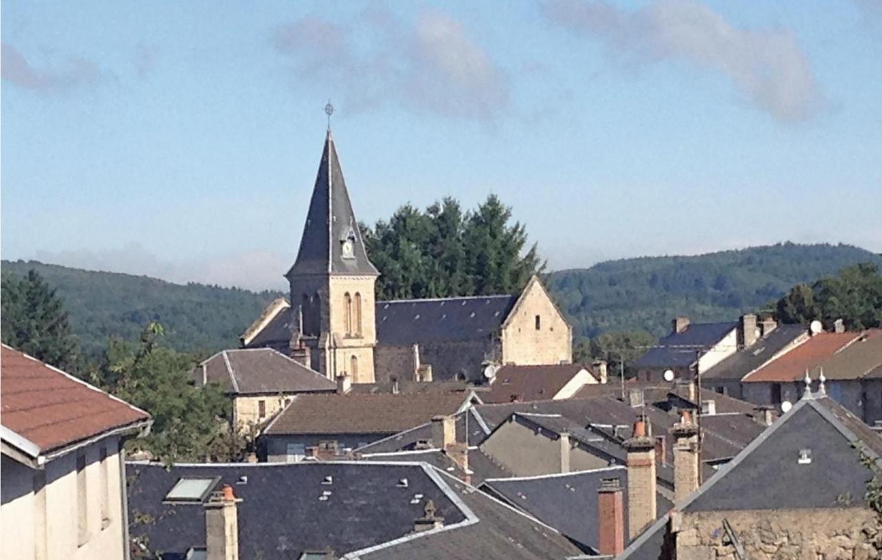 Awesome Home In Peyrat Le Chateau Buitenkant foto